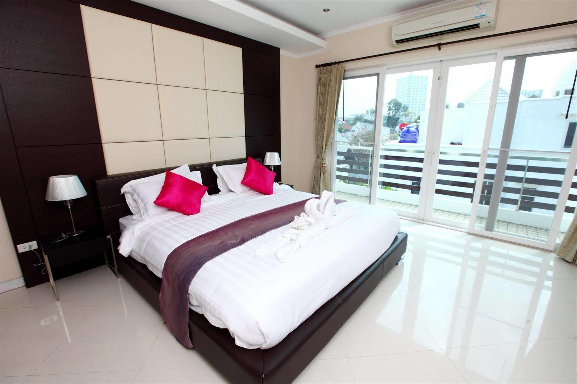 Hidden Palm Pool Villas Pattaya Esterno foto