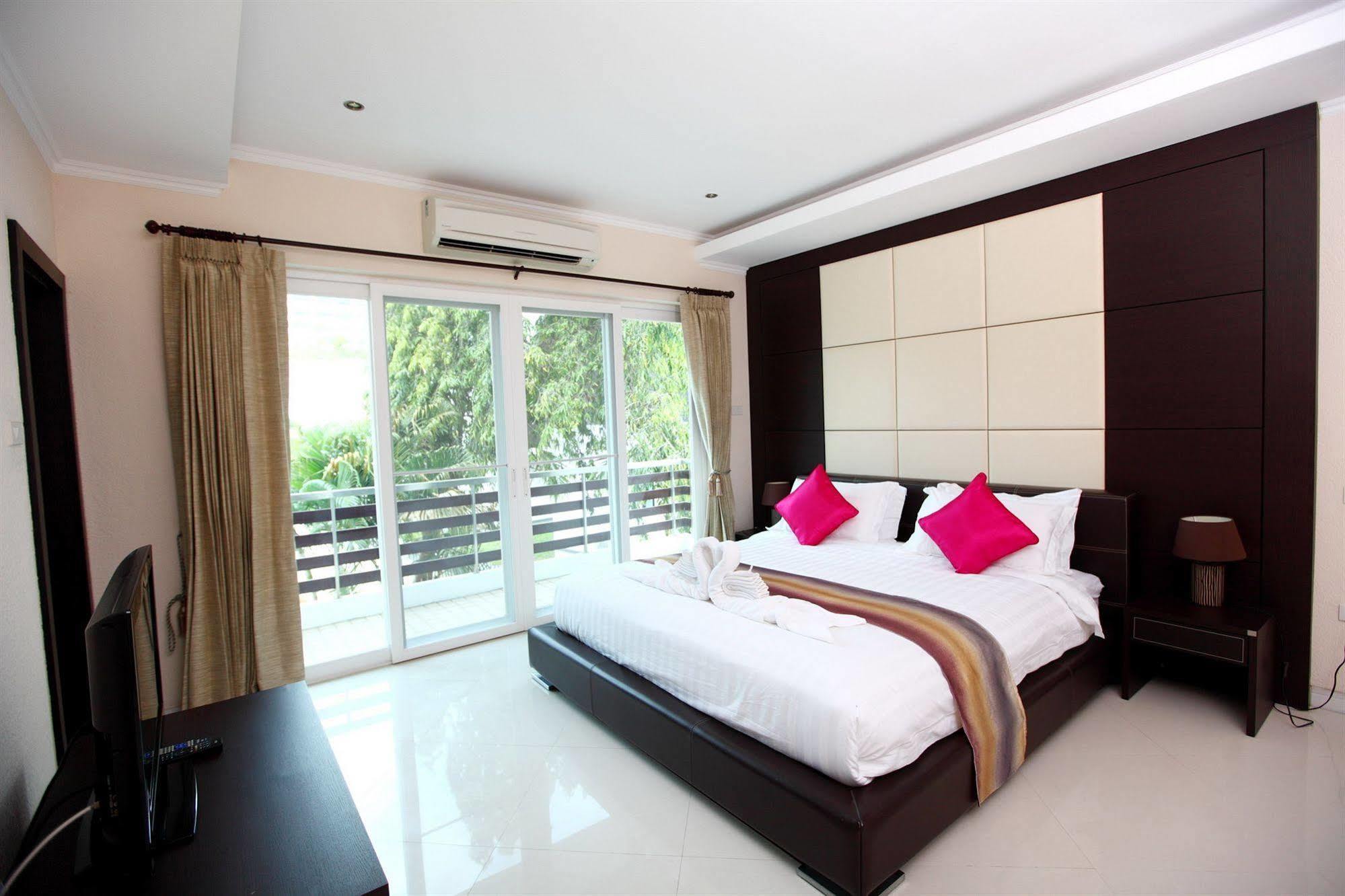 Hidden Palm Pool Villas Pattaya Esterno foto
